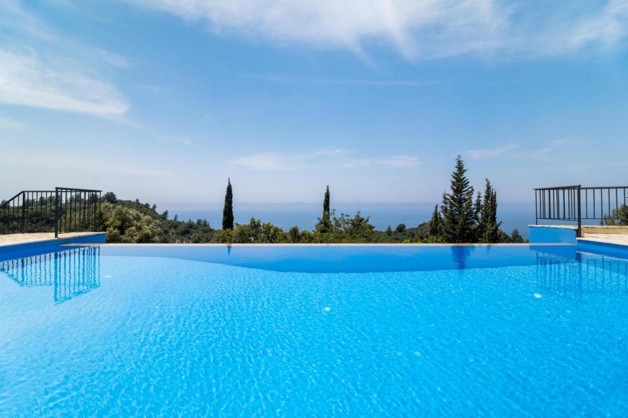 Sapphire Blue Villa Kalamitsi  Exterior photo