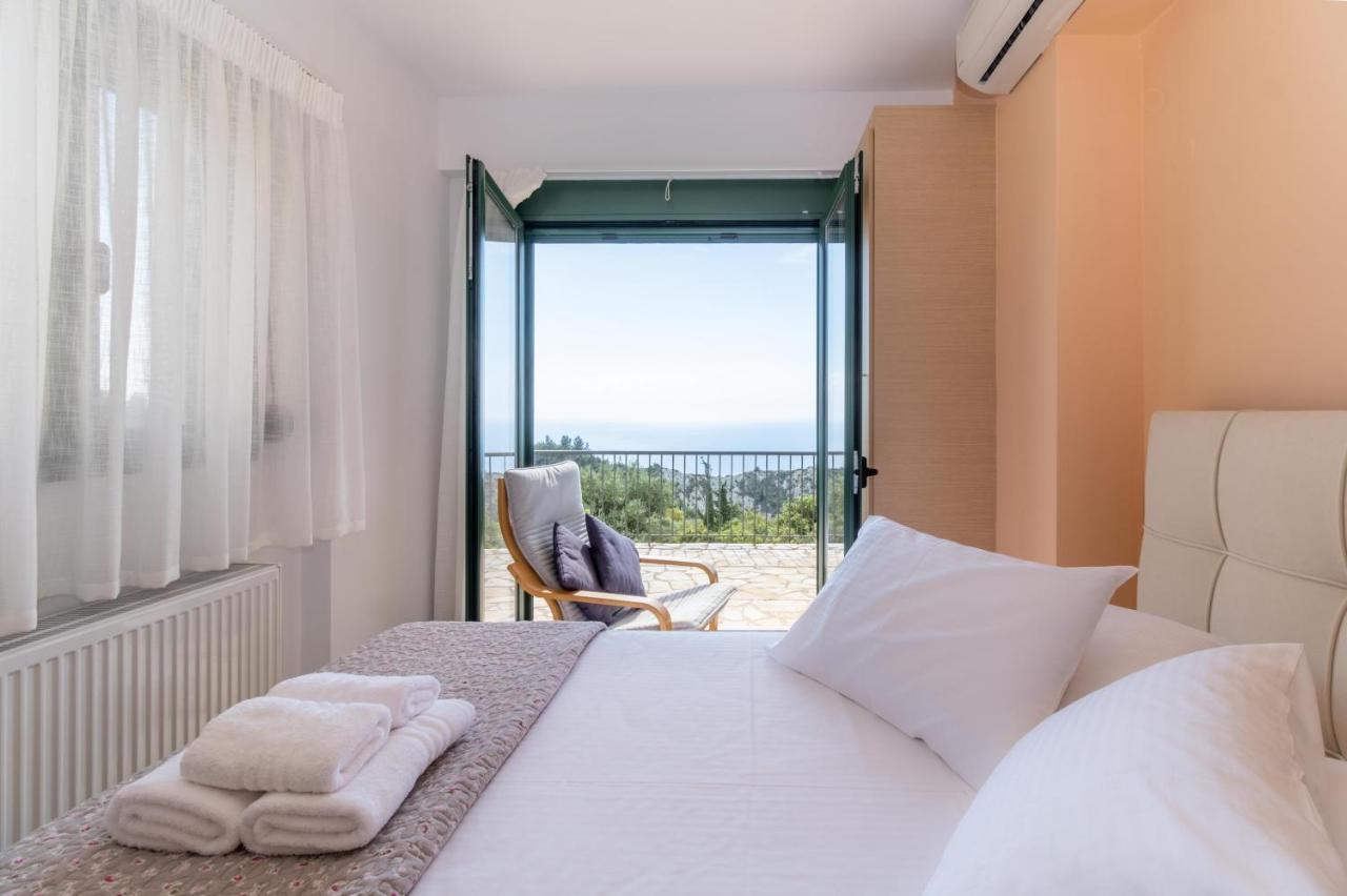 Sapphire Blue Villa Kalamitsi  Exterior photo